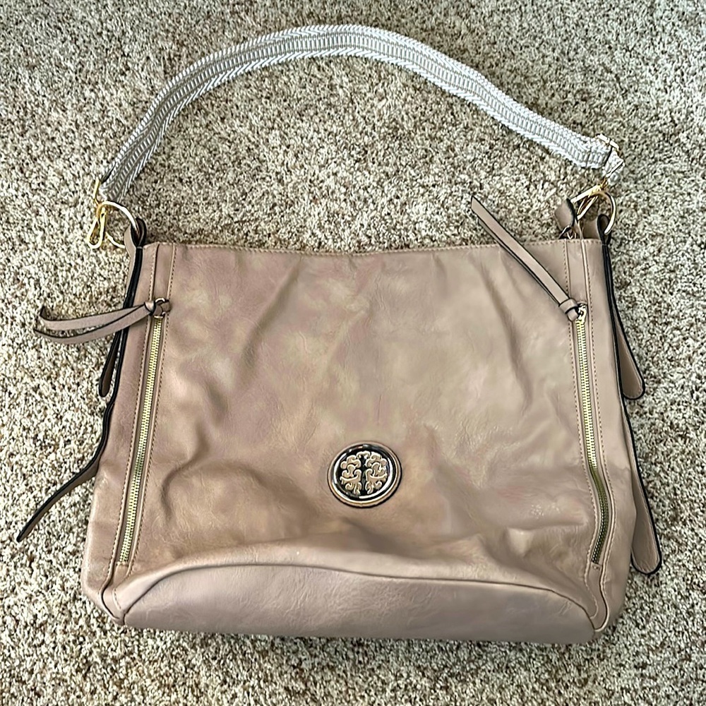 SUPER Cute purse 👜 Bag - Boutique - Unique - lots of pockets